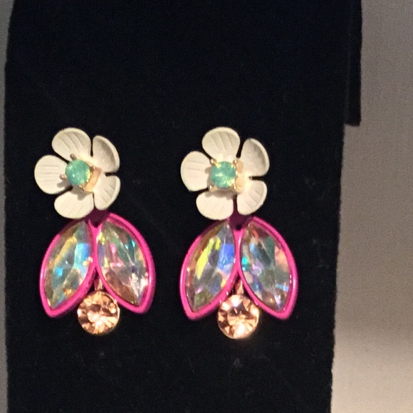 ♥️Betsey Johnson earrings. - Picture 1 of 6